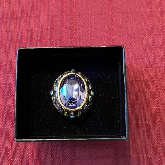 Beautiful ornate sparkly ring large purple center stone smaller blue stones EUC - Picture 3 of 11